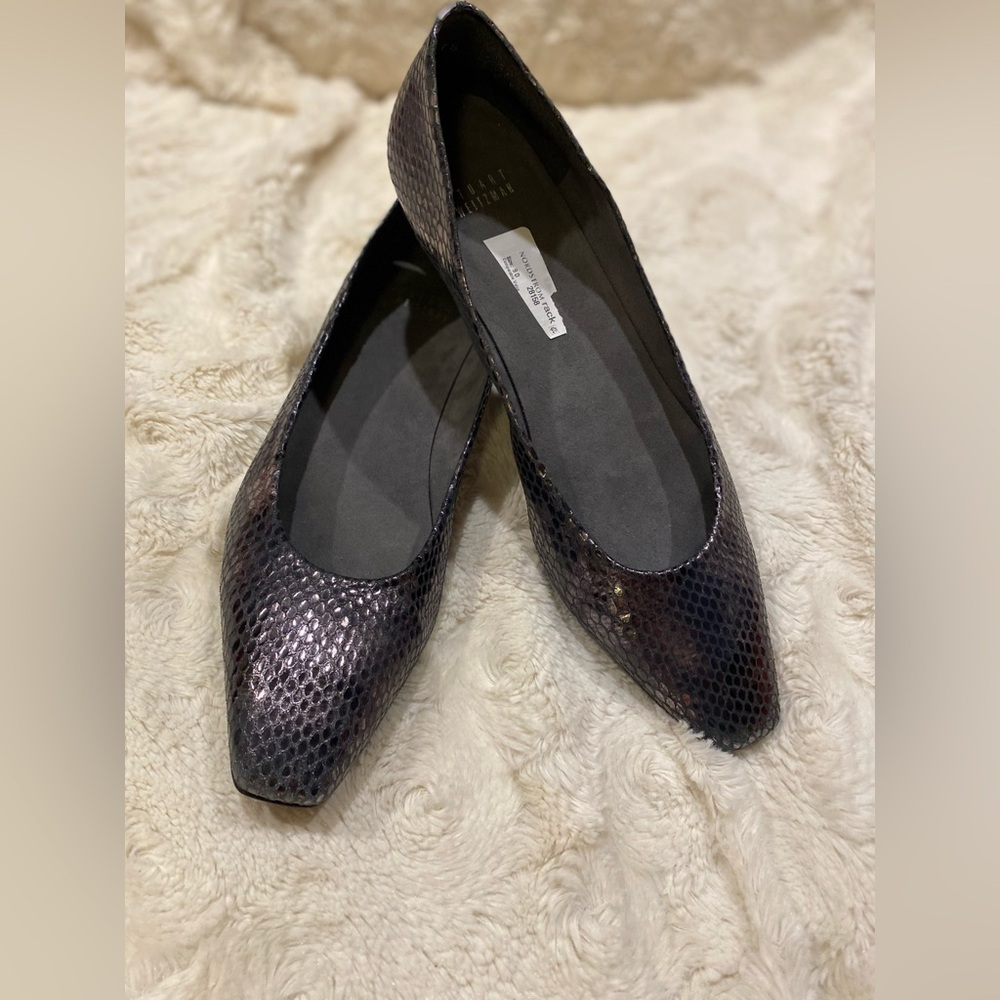 Stuart Weitzman Chic Black Snakeskin Loafers size 9